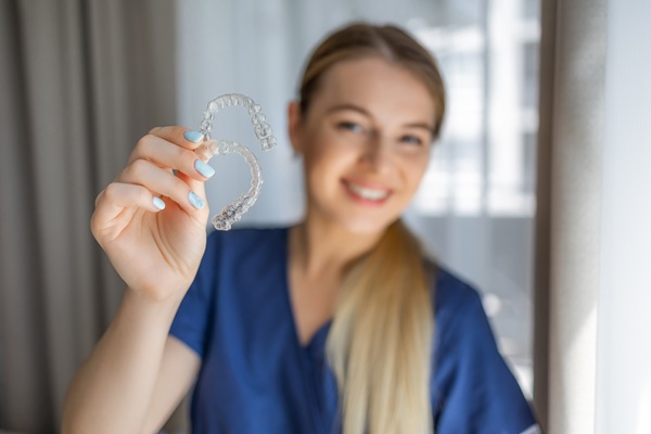 Invisalign Vs  Lingual Braces